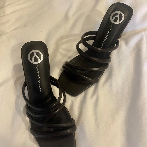 Wishbone Black Mules - Picture 2 of 3